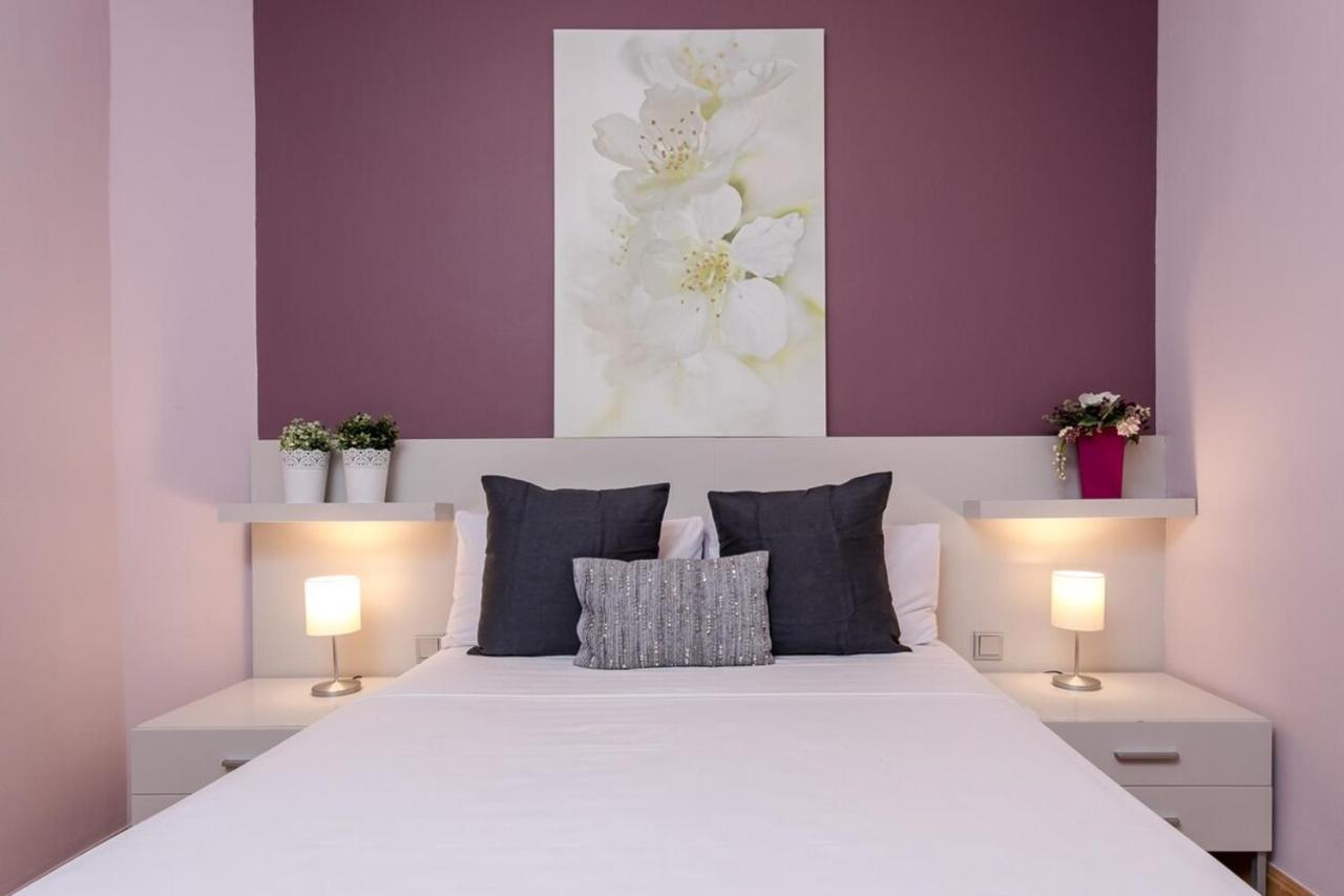 Fantastic 2 Bedroom 5 Minutes By Car From Plaza Catalunya Leilighet *